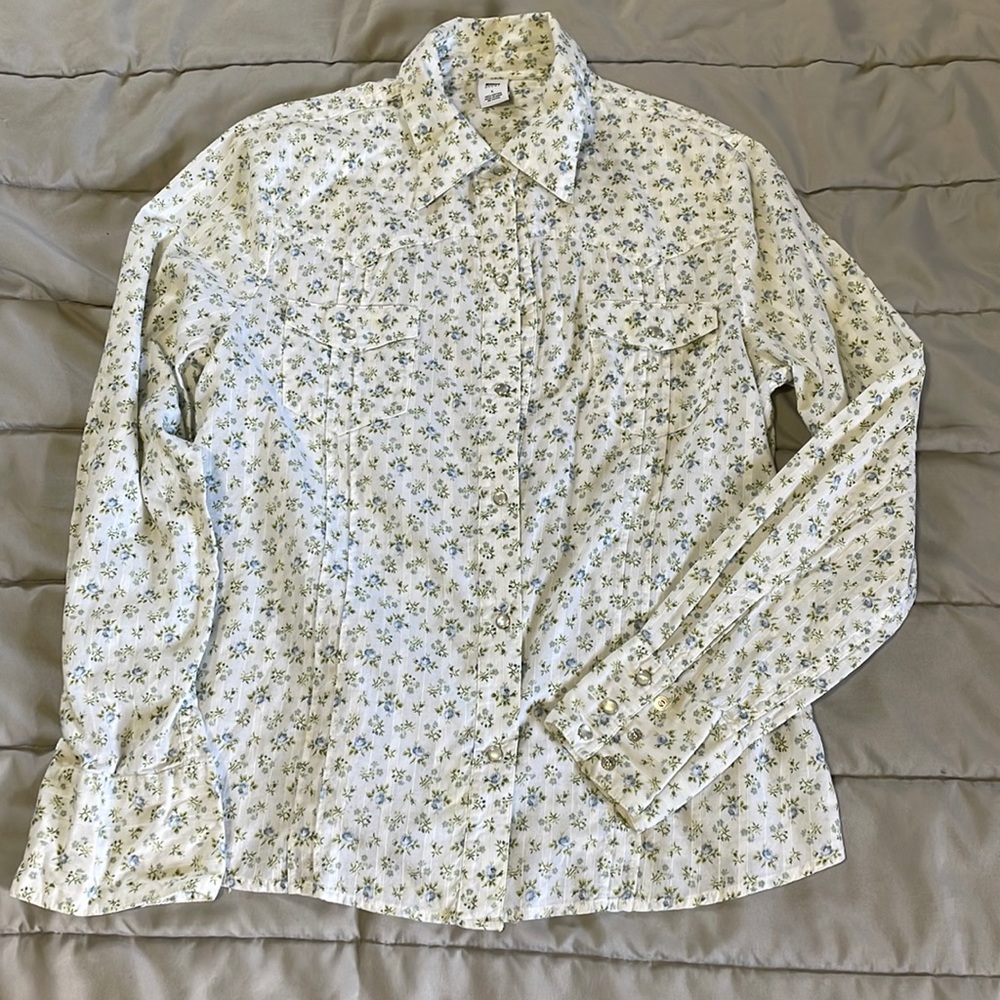 Gap Wester style floral button up with pearl snaps